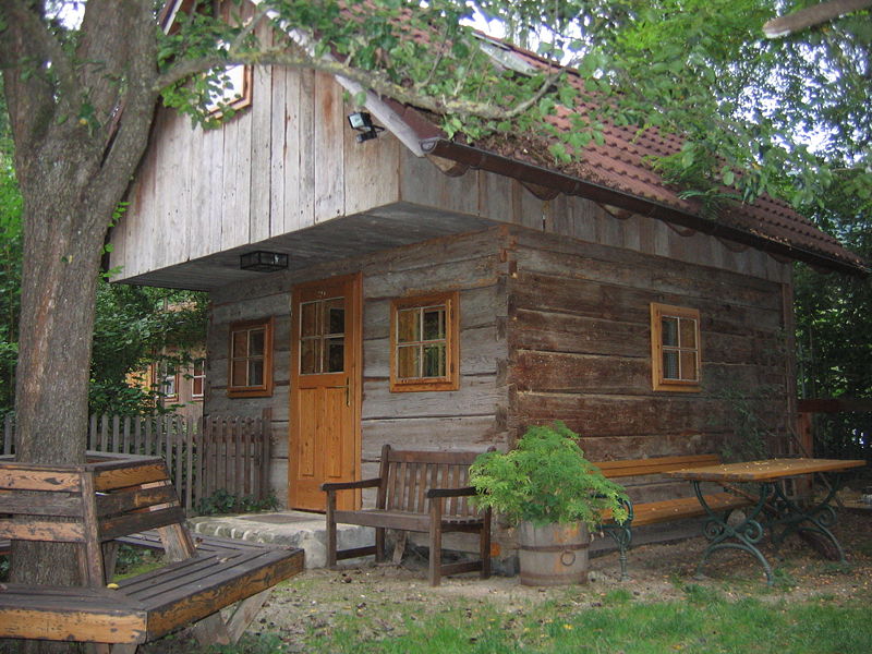 Datei:Steinschalerhof Traodkasten.jpg