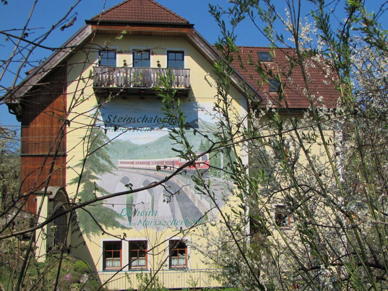 Datei:SH Mariazellerbahnbild Blüte.jpg