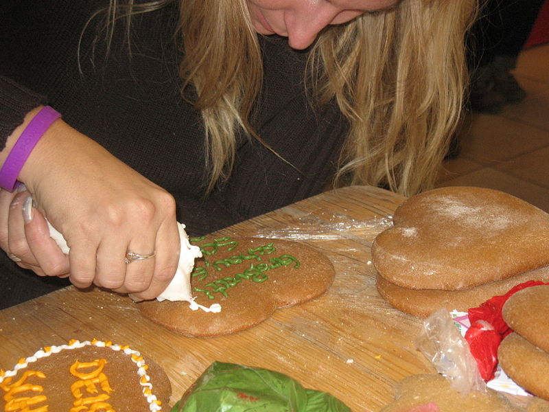 Datei:Incentive Herzerln verzieren0.JPG