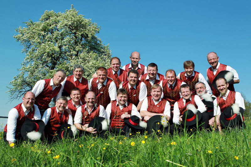 Datei:Mostbarone kniend.jpg