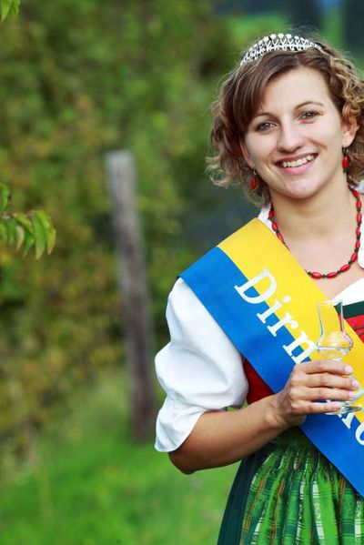 Datei:Dirndlkoenigin wf118346.jpg