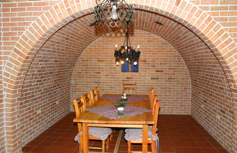 Datei:Kellerstüberl Gewölbe.jpg