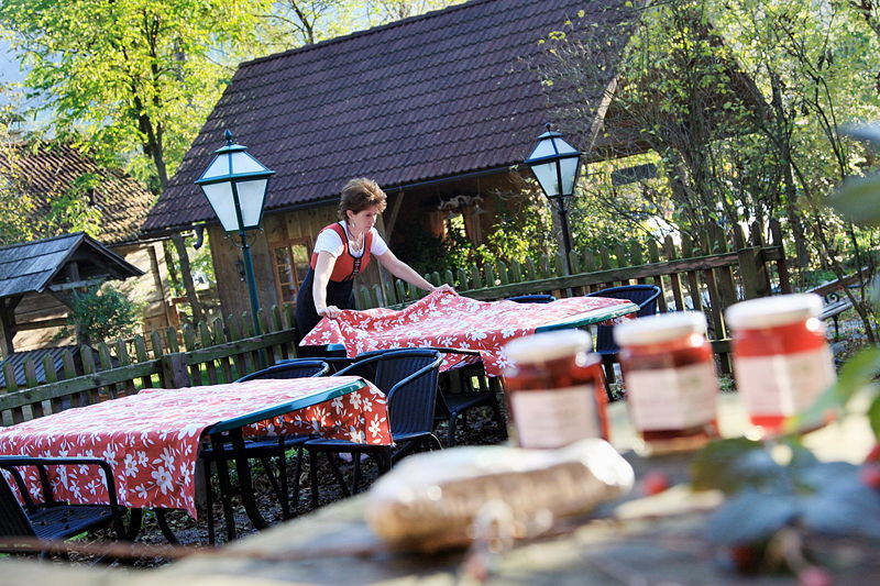 Datei:Terrasse Nostalgiegarten2.jpg